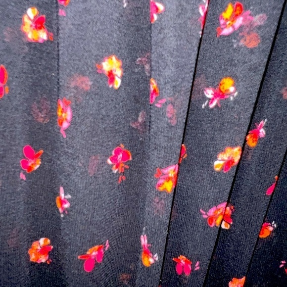 💕 EVIE Black/Red Floral Tiered Hem Tie Shoulder High Low Dress Flowy Size M - Picture 4 of 4